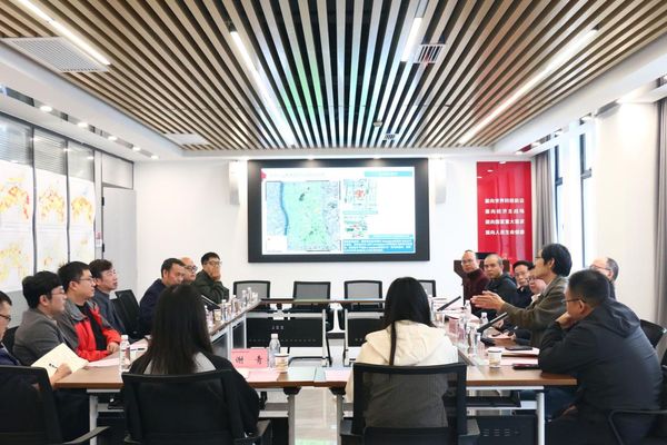 微波遙感技術(shù)賦能地災(zāi)防治 中國(guó)科學(xué)院專家呂孝雷赴湘交流